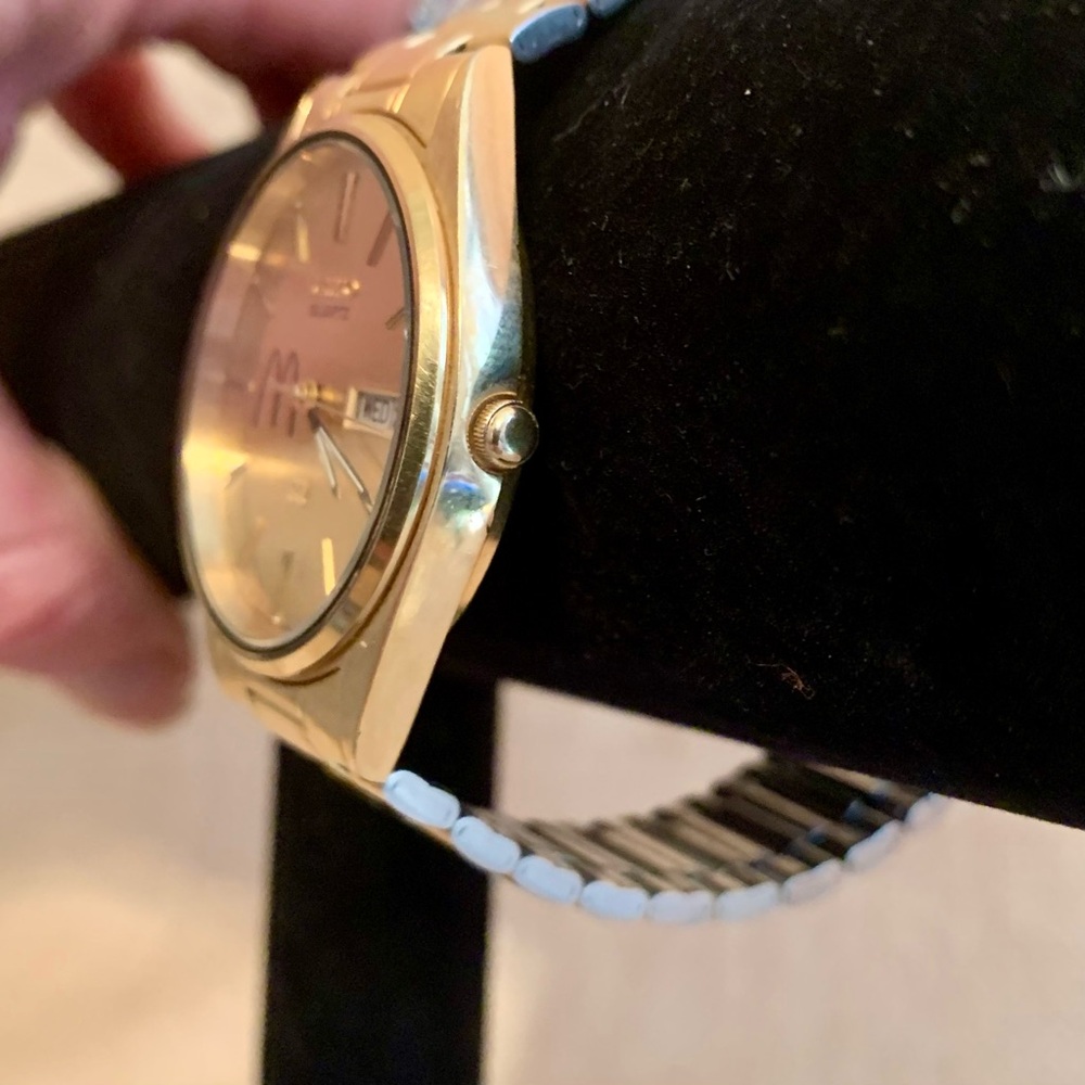 Seiko Gold Quartz Men's Watch - Picture 5 of 8